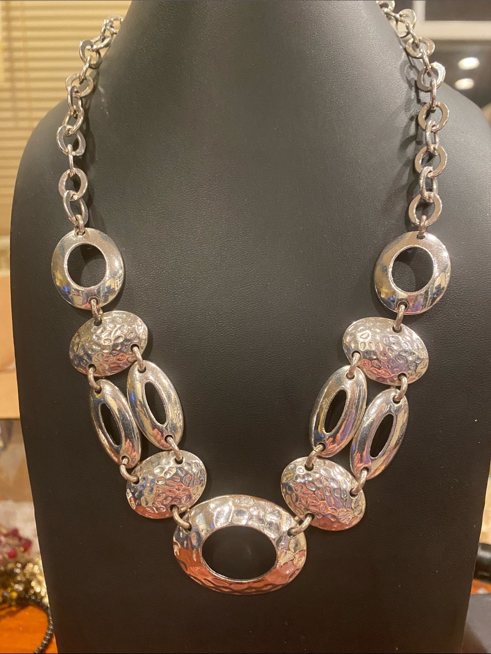 Crown Trifari hammered Oval-Link Statement Necklace - Silver Tone